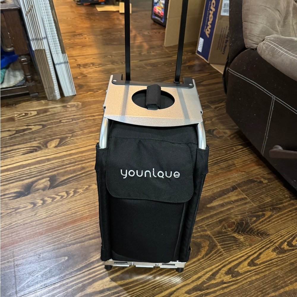 Younique Black Makeup Travel Case NEW In Box.